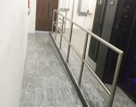 Access raised floor handrails Access raised floor handrails
